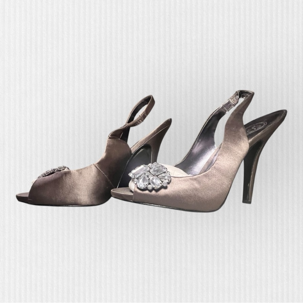 Jessica Simpson Brown Satin Heels with Embellishment • NWOT • Size 9